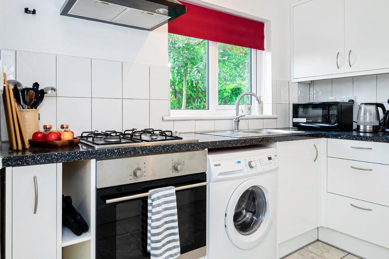 Charming 2-Bedroom Flat With A Garden And Free Parking At Abingdon Oxford Exterior photo